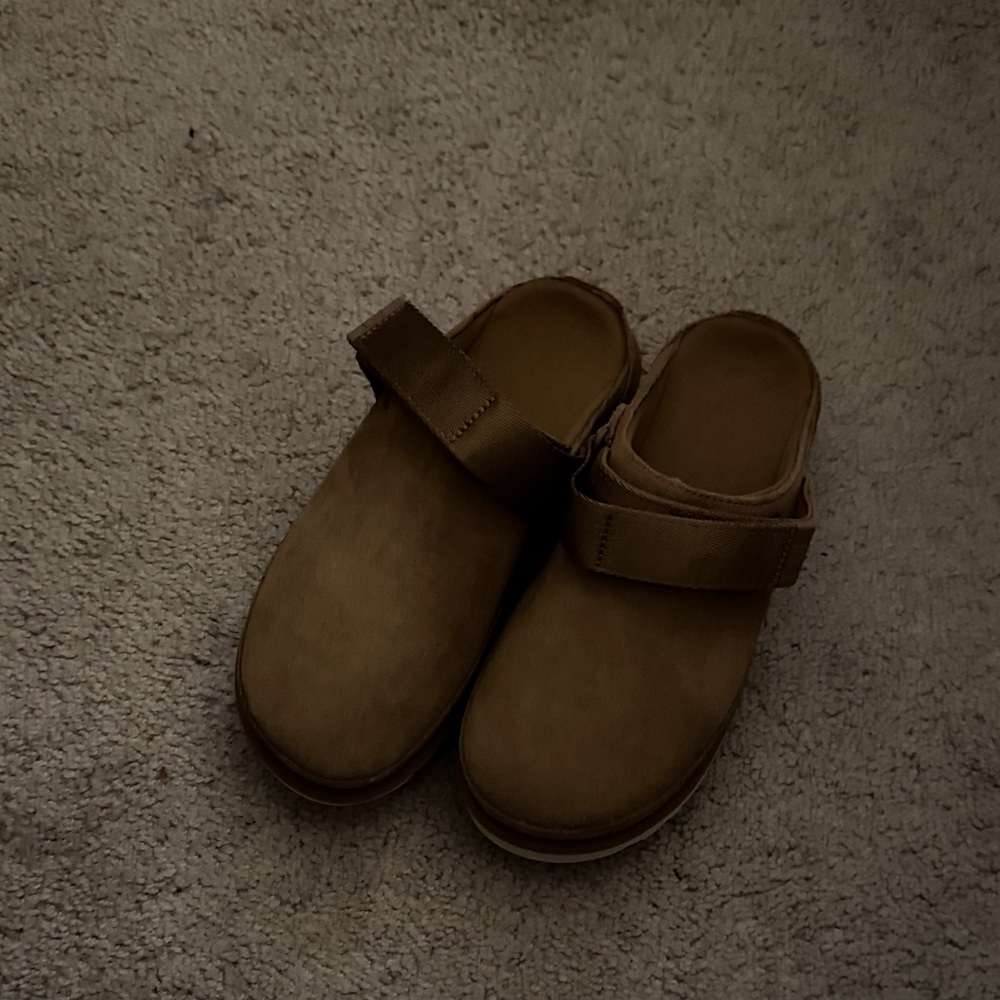 Ugg clogs